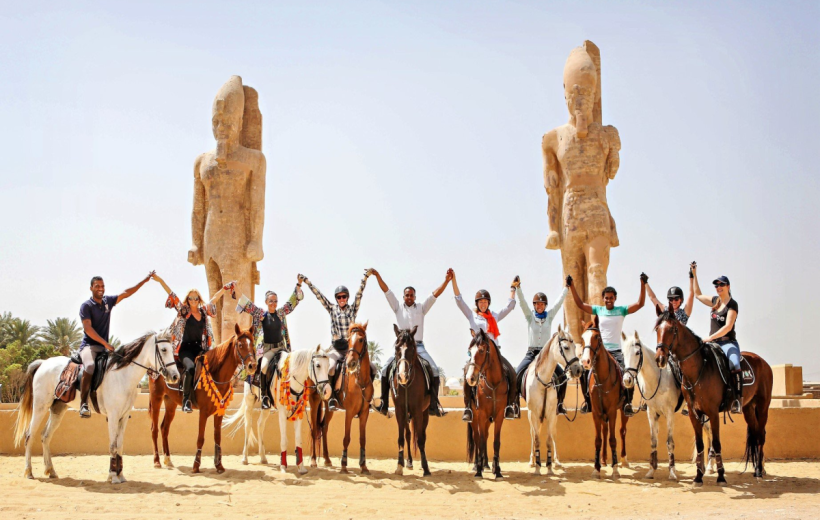 Camel Riding Tour in Luxor West Bank