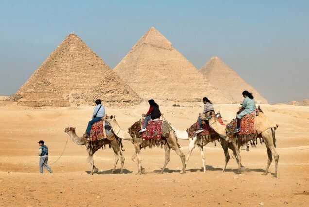 Cairo Day Trip by Flight from Hurghada: Pyramids & GEM